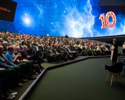 oslava v Planetariu